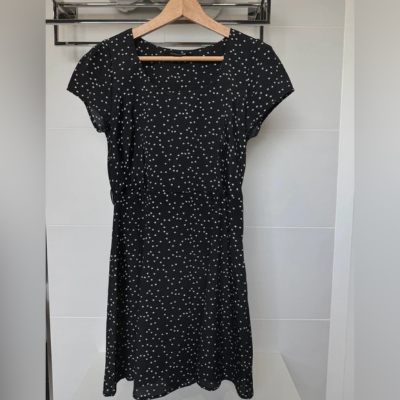Forever 21 Black Star Print A-Line Dress Size Medium - Picture 2 of 8
